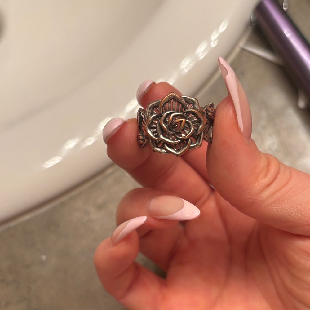 Kendra scott adjustable ring